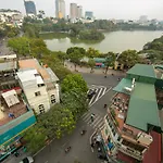 Khách sạn và Du lịch Aurora Central